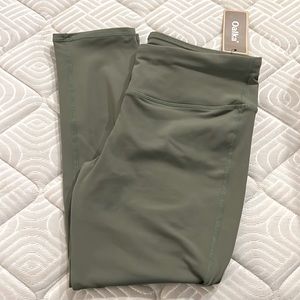Oalka Yoga Capri Pants Sz Med Army Green